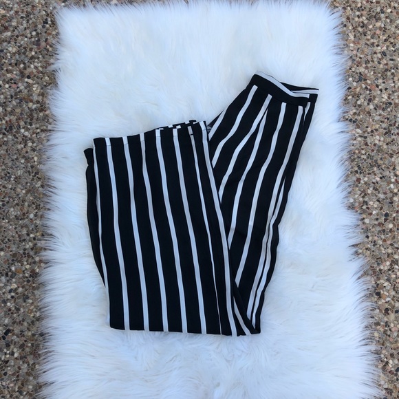 ~SHEIN~  Vertical Striped Wide Leg Pants. Size XS - Picture 5 of 8